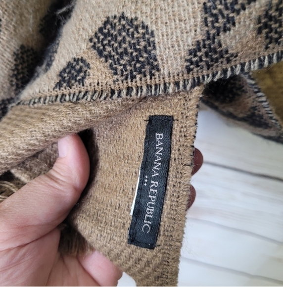 Banana Republic Reversible Cheetah Print Poncho OSFA - Picture 8 of 9